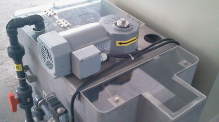 如何控制三相電機(jī)的轉(zhuǎn)速？